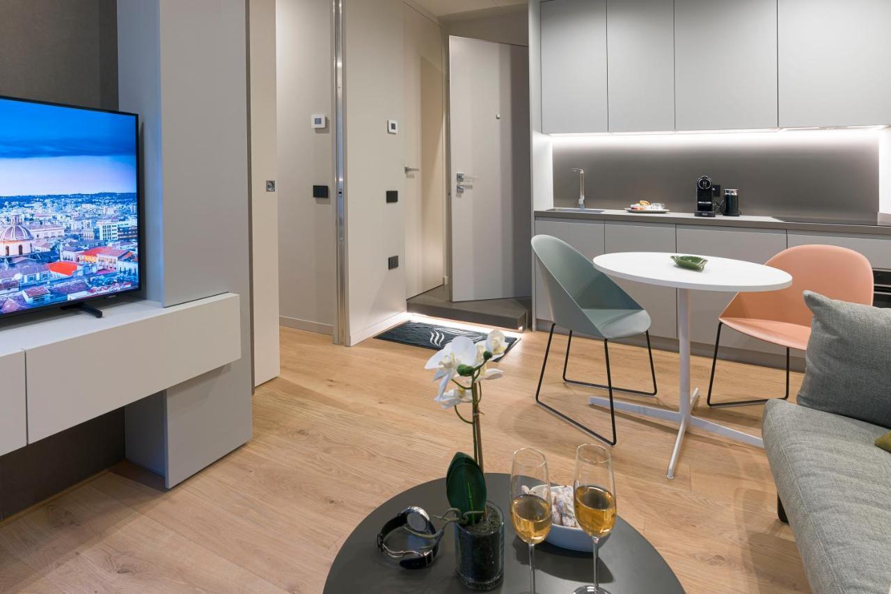 Aera Luxury Suites - 303 304 305 Катанія Екстер'єр фото