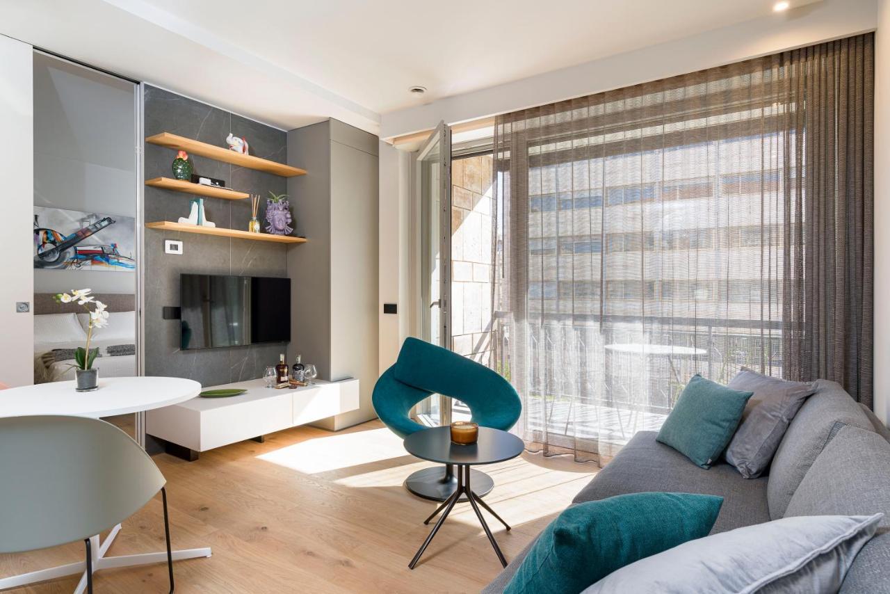 Aera Luxury Suites - 303 304 305 Катанія Екстер'єр фото