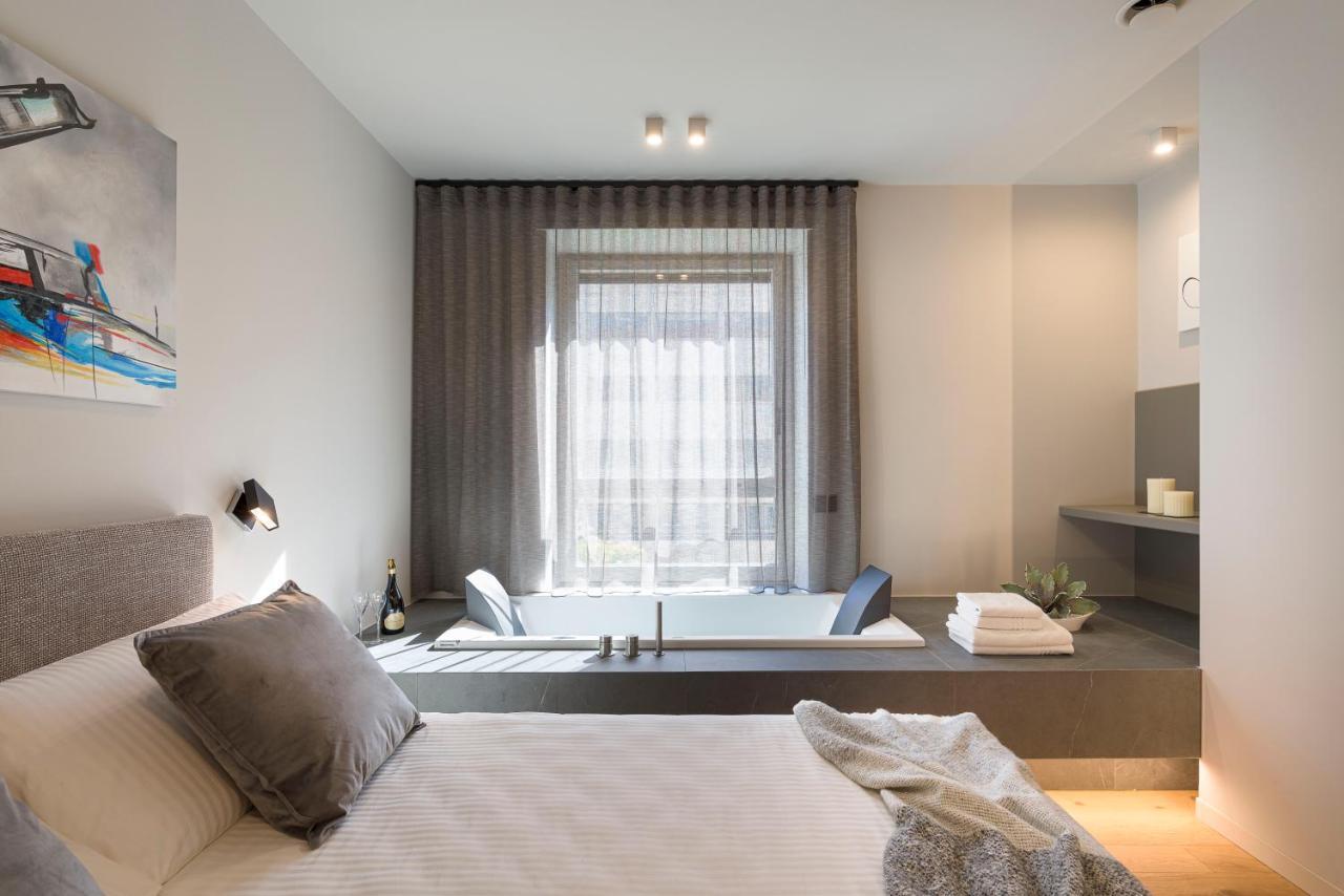 Aera Luxury Suites - 303 304 305 Катанія Екстер'єр фото